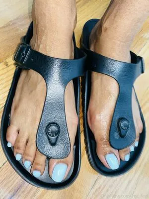Vee Feet OnlyFans Leaked Free Thumbnail Picture - #JqncBE5fkh