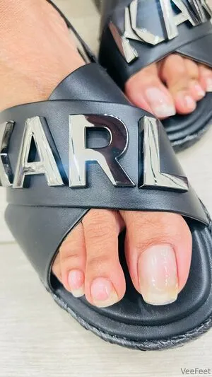 Vee Feet OnlyFans Leaked Free Thumbnail Picture - #KGCNuNaZAY