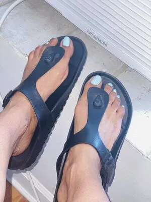 Vee Feet OnlyFans Leaked Free Thumbnail Picture - #RMzJqOMLxu