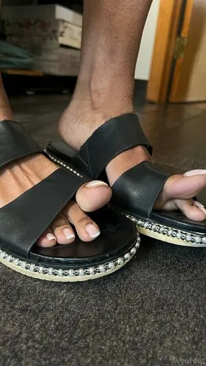 Vee Feet OnlyFans Leaked Free Thumbnail Picture - #j6Y36smeMI