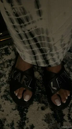 Vee Feet OnlyFans Leaked Free Thumbnail Picture - #nYtA5jd6Pt