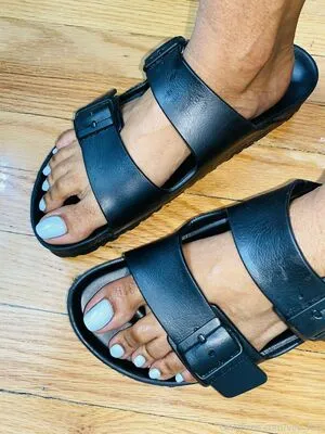 Vee Feet OnlyFans Leaked Free Thumbnail Picture - #s1ria1Ycxx