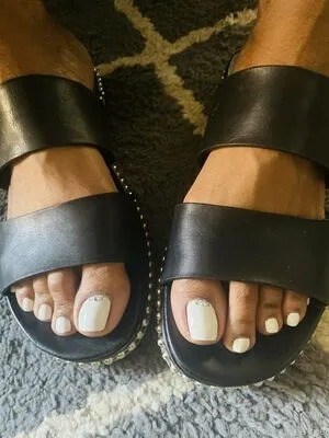 Vee Feet OnlyFans Leaked Free Thumbnail Picture - #s961hkXcbk