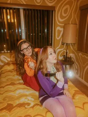 Velma Daphne Cosplay OnlyFans Leaked Free Thumbnail Picture - #vaf2Oc2CHk