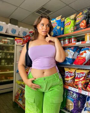 Venezia Cruz OnlyFans Leaked Free Thumbnail Picture - #MtOradAbCF