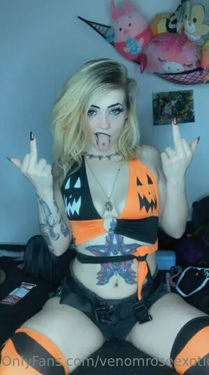 Venomroseexotic OnlyFans Leaked Free Thumbnail Picture - #RabYE35ArC