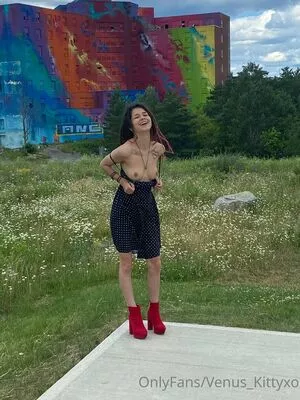 venus_kittyxo OnlyFans Leaked Free Thumbnail Picture - #6Cw5eS9rXO