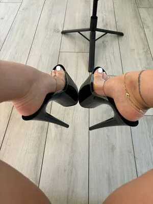 Venuscladfree OnlyFans Leaked Free Thumbnail Picture - #PN7893IjAm