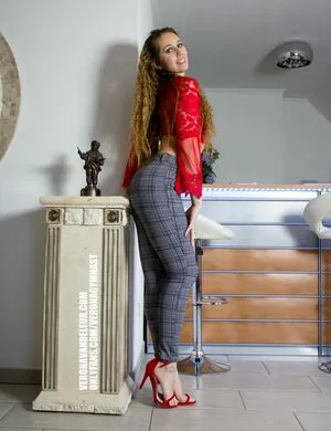 Veronavandeleur OnlyFans Leaked Free Thumbnail Picture - #UOear61CF9