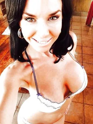 Veronica Avluv OnlyFans Leaked Free Thumbnail Picture - #cQCuZ9Uxk9