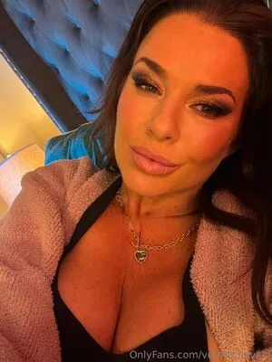Veronicaavluv OnlyFans Leaked Free Thumbnail Picture - #5ewl3fLhdm