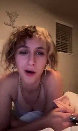 Veronicafreymusic OnlyFans Leaked Free Thumbnail Picture - #h4id937g4v