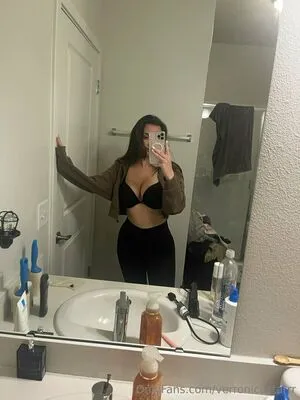 Veronicastar OnlyFans Leaked Free Thumbnail Picture - #6lzrjRFnTr