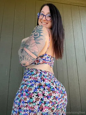 Veronicavansingfree OnlyFans Leaked Free Thumbnail Picture - #4LAuLhCCr2