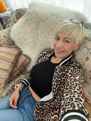 Veronique1 OnlyFans Leaked Free Thumbnail Picture - #p55M5WrrwD