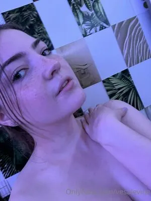 Vesalevine OnlyFans Leaked Free Thumbnail Picture - #pwkFULNfzy