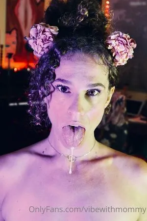 Vibewithmommy OnlyFans Leaked Free Thumbnail Picture - #gIxqiJ8nFI