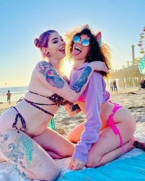 Vibewithmommy OnlyFans Leaked Free Thumbnail Picture - #x4SXhWfnO0