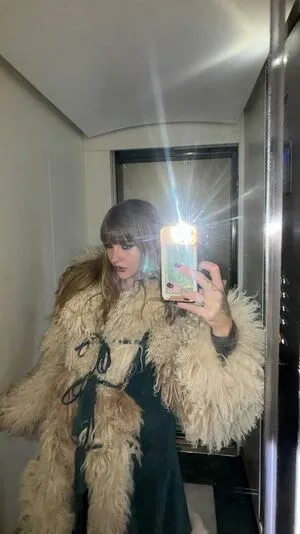 Victoria De Angelis OnlyFans Leaked Free Thumbnail Picture - #5gcgmyYskm