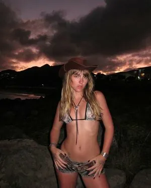 Victoria De Angelis OnlyFans Leaked Free Thumbnail Picture - #NyqJwWJaPy