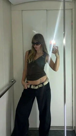 Victoria De Angelis OnlyFans Leaked Free Thumbnail Picture - #bdEGrFBPnC