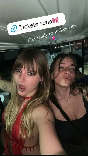 Victoria De Angelis OnlyFans Leaked Free Thumbnail Picture - #heaLYWFy2S