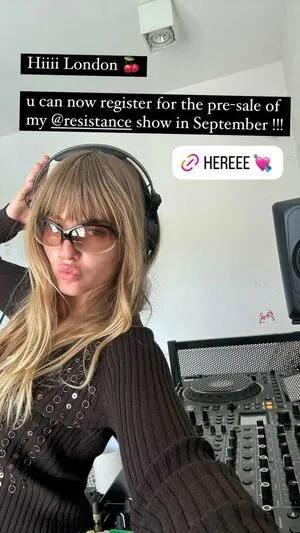 Victoria De Angelis OnlyFans Leaked Free Thumbnail Picture - #ygTduslGay