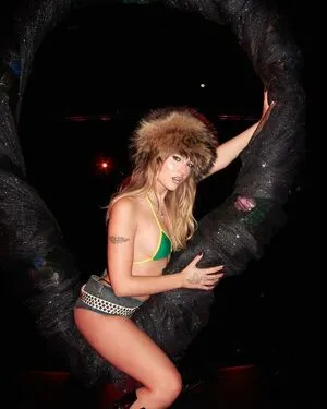 Victoria De Angelis Maneskin Bassist OnlyFans Leaked Free Thumbnail Picture - #pDphdpA7s9