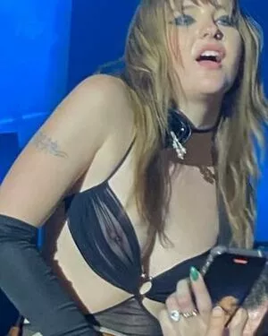 Victoria De Angelis OnlyFans Leaked Free Thumbnail Picture - #FO90IfIJHU