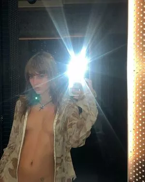 Victoria De Angelis OnlyFans Leaked Free Thumbnail Picture - #s4xeVdDf3f