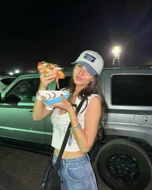 Victoria Justice OnlyFans Leaked Free Thumbnail Picture - #Q82allB19x
