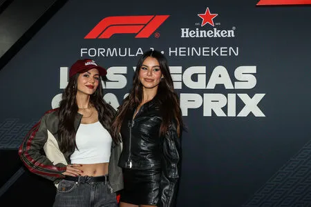 Victoria Justice OnlyFans Leaked Free Thumbnail Picture - #s1lLhRUsEn