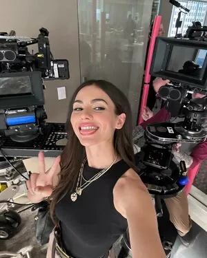 Victoria Justice OnlyFans Leaked Free Thumbnail Picture - #y76b1RPvWg