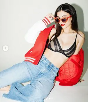Victoria Justice OnlyFans Leaked Free Thumbnail Picture - #00DEVDmtpd