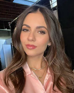 Victoria Justice OnlyFans Leaked Free Thumbnail Picture - #0TubfesWMO