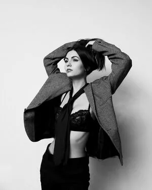 Victoria Justice OnlyFans Leaked Free Thumbnail Picture - #1Jqxj713jZ