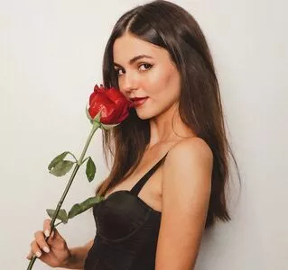 Victoria Justice OnlyFans Leaked Free Thumbnail Picture - #2ZGZqPg8XY