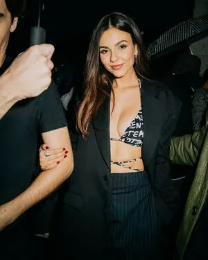 Victoria Justice OnlyFans Leaked Free Thumbnail Picture - #7ZyiwmRsM3