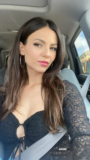 Victoria Justice OnlyFans Leaked Free Thumbnail Picture - #BKRSKKyery