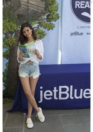 Victoria Justice OnlyFans Leaked Free Thumbnail Picture - #BtS37meDCK