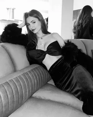 Victoria Justice OnlyFans Leaked Free Thumbnail Picture - #NLEe8SC8p8