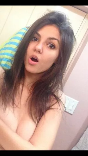 Victoria Justice OnlyFans Leaked Free Thumbnail Picture - #Q5q5L2jKqS