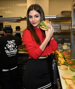 Victoria Justice OnlyFans Leaked Free Thumbnail Picture - #Rt93amgqEy