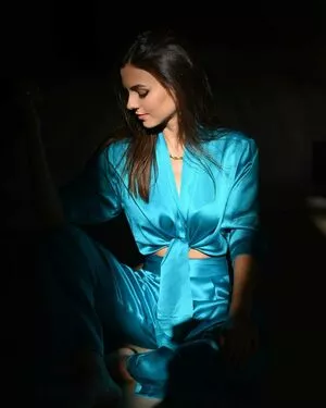 Victoria Justice OnlyFans Leaked Free Thumbnail Picture - #VJiBxzyAyn