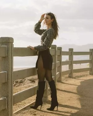 Victoria Justice OnlyFans Leaked Free Thumbnail Picture - #Xk8l0t7Qif