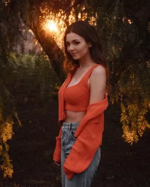 Victoria Justice OnlyFans Leaked Free Thumbnail Picture - #c0JkWeNOkr