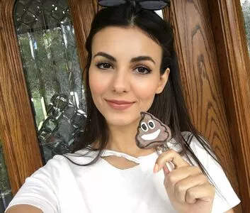 Victoria Justice OnlyFans Leaked Free Thumbnail Picture - #oWc3ZRDIoI