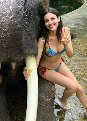 Victoria Justice OnlyFans Leaked Free Thumbnail Picture - #tY3Tla7XD9