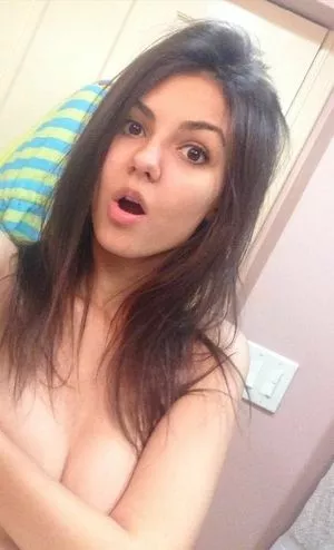 Victoria Justice OnlyFans Leaked Free Thumbnail Picture - #v4b4Pm2bY3