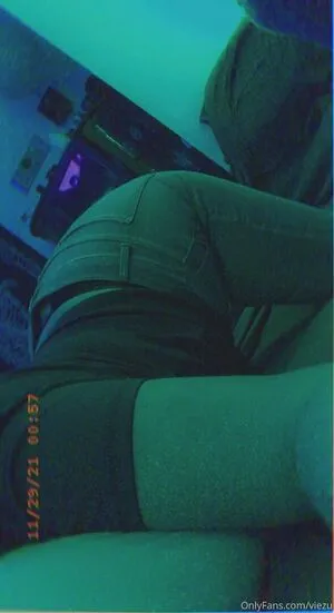 Viezu OnlyFans Leaked Free Thumbnail Picture - #7XeXHoWTQA